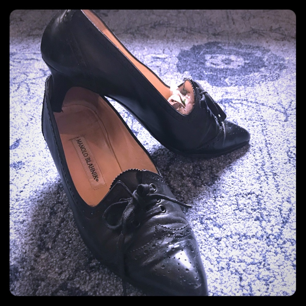 Black Vintage leather Manolo Blahnik kitten heels